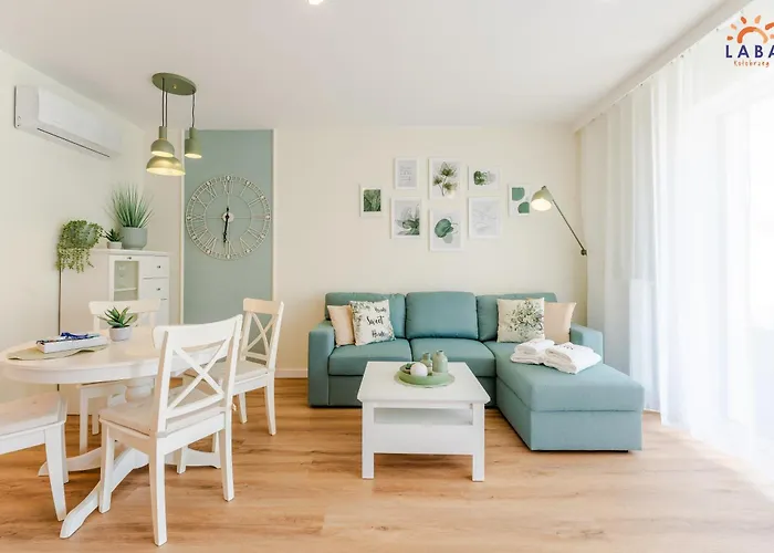 Laba Kollataja Z Parkingiem Kolobřeh