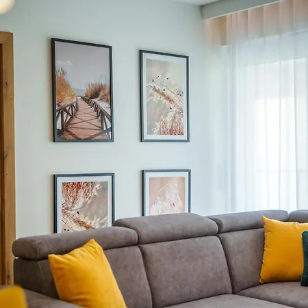 Laba Kollataja Z Parkingiem 科沃布热格