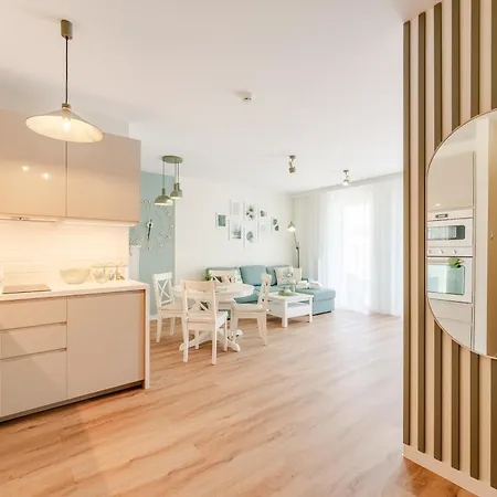 Lägenhet Laba Kollataja Z Parkingiem Kołobrzeg