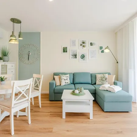 Laba Kollataja Z Parkingiem 科沃布热格